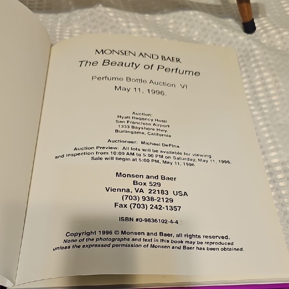 The Beauty Of Perfume - 1996 Auction Book - Coffee Table Book - Picture 2 of 8